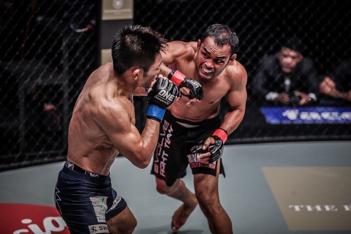 Dejdamrong Sor Amnuaysirichoke still finds hope and fulfillment in lacing up gloves at 39 years old -