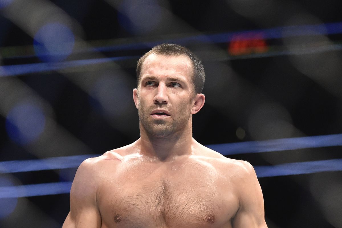 Luke Rockhold slams Gus over taking 'easy way out' against Anthony Smith -