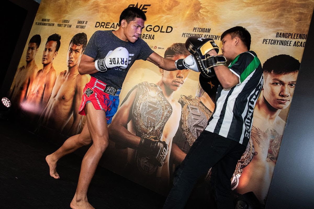 THAI SUPERSTARS SHOWCASE SKILLS AT ONE: DREAMS OF GOLD OPEN WORKOUT -