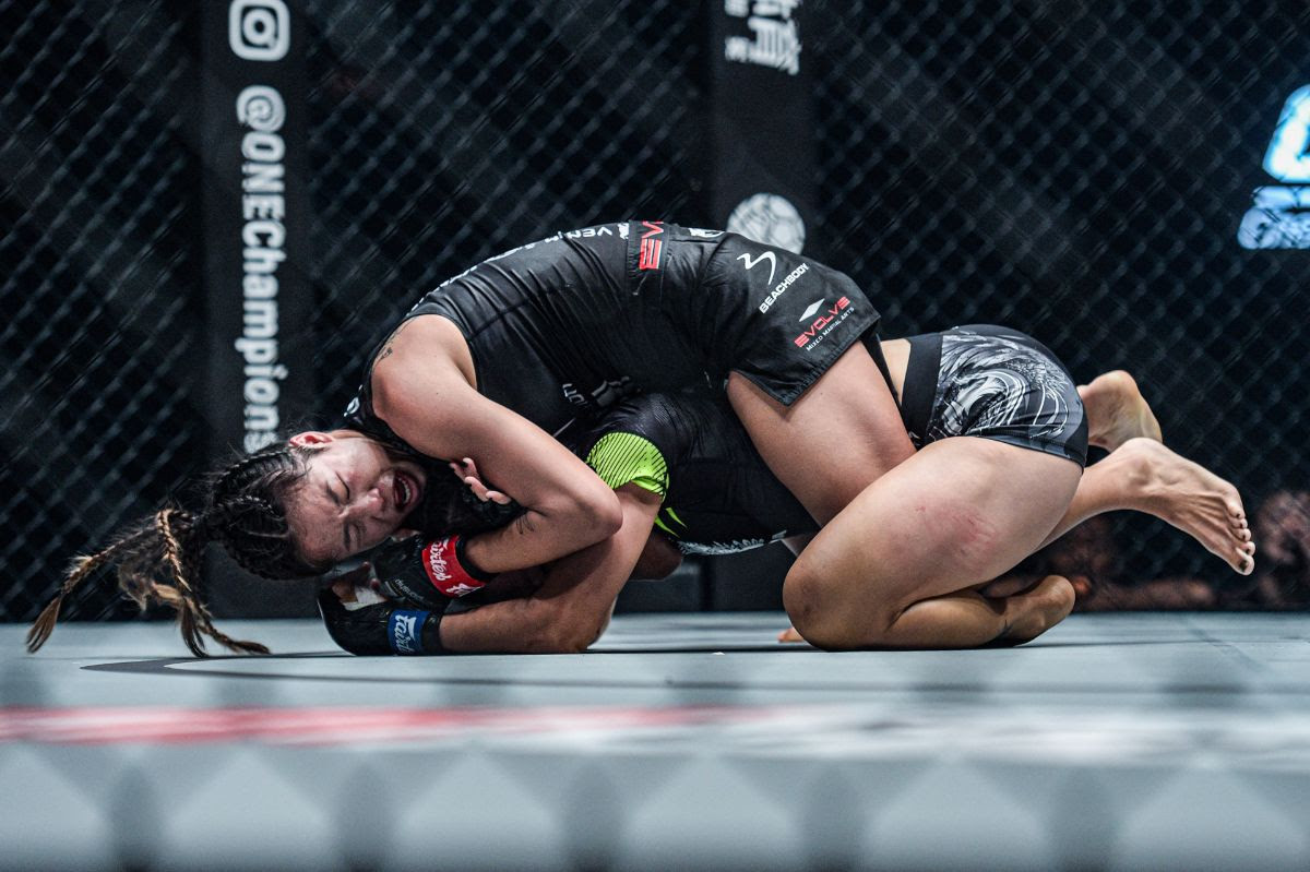 ANGELA LEE RETAINS ONE WOMEN’S ATOMWEIGHT WORLD CHAMPIONSHIP WITH SUBMISSION WIN OVER XIONG JING NAN - ONE Championship